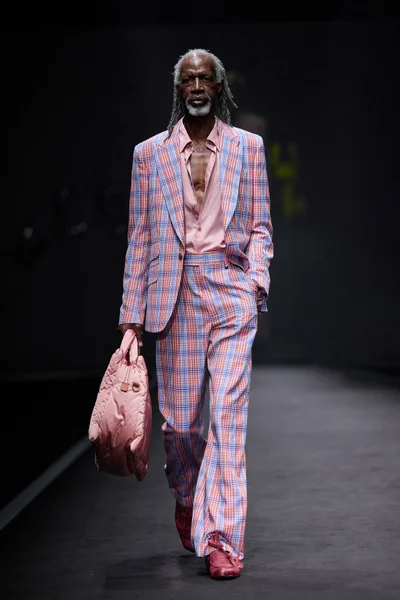 Look 13